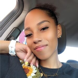 Meet your Posher, Kendra